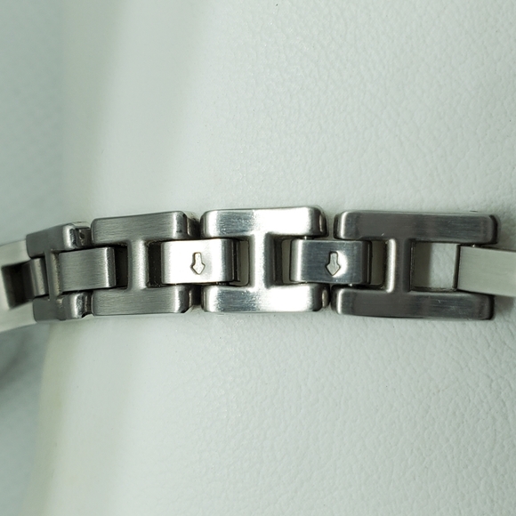 Guess Ladies Watch - Picture 6 of 14